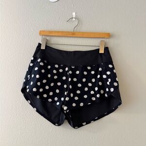 OUTDOOR VOICES Women’s Black Polka Dot Athletic Shorts - Size Medium